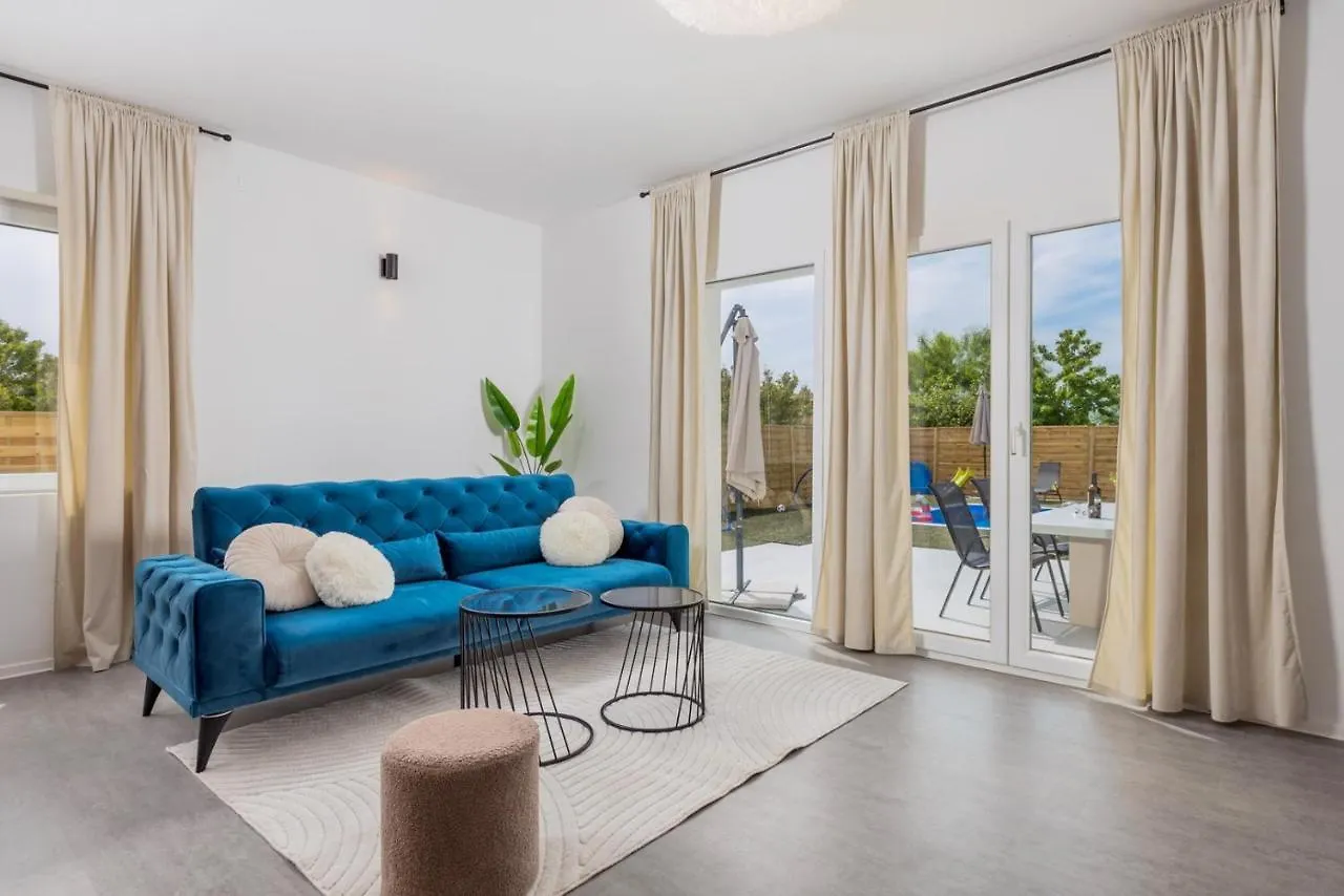 Villa Cosy Holiday Home Infinity With Pool And Bbq Loborika Croatia
