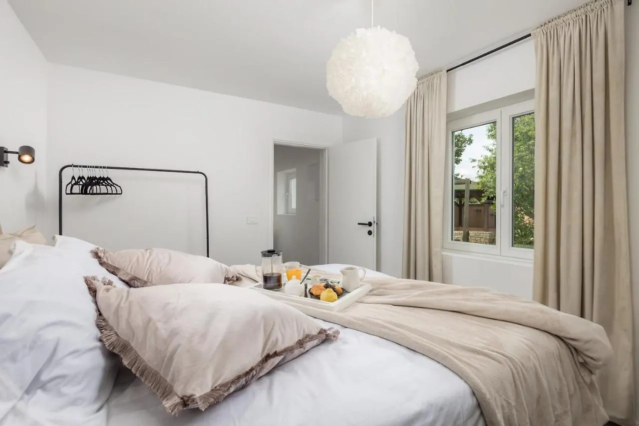 Cosy Holiday Home Infinity With Pool And Bbq Loborika Villa
