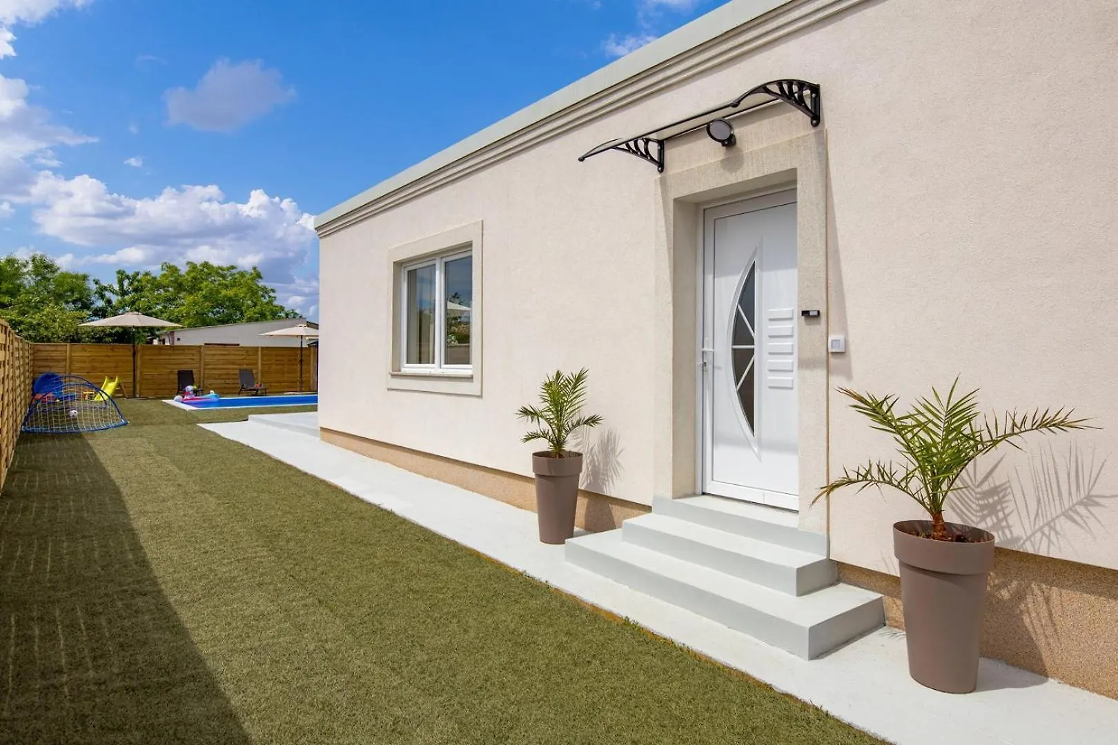 Villa Cosy Holiday Home Infinity With Pool And Bbq Loborika